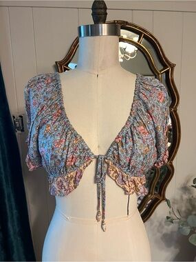 Floral Tie-Front Crop Top in Pastel Blue